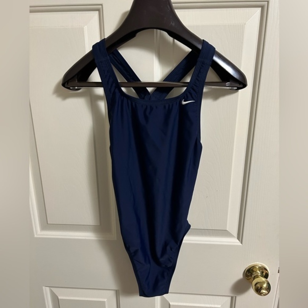 2/$28 Nike Women's Fast Back Tank One Piece Swimsuit Size‎ 34/8
